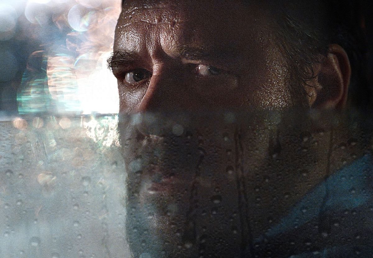 ‘Salvaje’ (Derrick Borte, 2020) | Crítica del thriller a toda velocidad con Russell Crowe