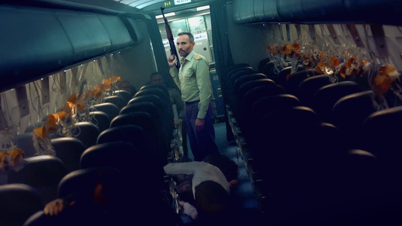 ‘Into the night’ (Inti Calfat y Dirk Verheye, 2021) | Netflix